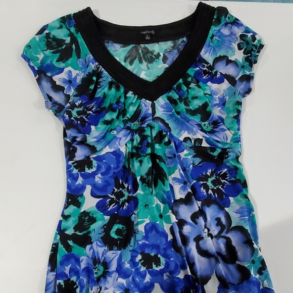 Maurices L Blue Floral vneck soft polyester - Picture 3 of 5